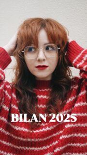 Au revoir 2025 👋
D'ailleurs, on en pense quoi de ce nouveau format?🙈😅
Oui, le bilan ne sort que maintenant ! Mais je crois bien qu'il m'a fallu du temps pour digérer tout ce que l'année avait à m'apprendre.
2025 n'a pas été l'année que j'espérais, mais elle a été formatrice, et m'a aidé en partie à me réparer.
2025 a été dure, et je crois que c'est un constat que nous sommes beaucoup à partager.
Mais je pense aussi que les épreuves nous apprennent, et qu'il ne faut pas négliger les épiphanies qui se glissent au milieu de l'obscurité.
Et la plus belle des conclusions, c'est que cette année devrait être suffisante pour signer une seconde année à tenter de réaliser le rêve fou de vivre de passion ✨ Et cette fois, elle démarre avec un meilleur jeu en main ! ❤️
On part ensemble découvrir ce que nous réserve cette nouvelle année?
#bilan #2025 #2025recap #artisan #streamer